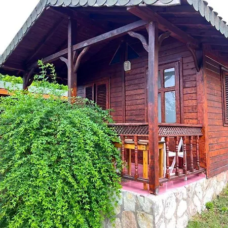 Arzum Bungalovs *