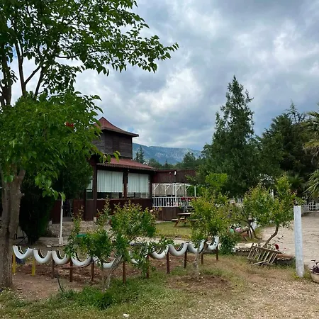 Arzum Bungalovs 호텔 Kumluca