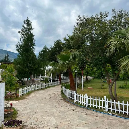 Arzum Bungalovs * Kumluca