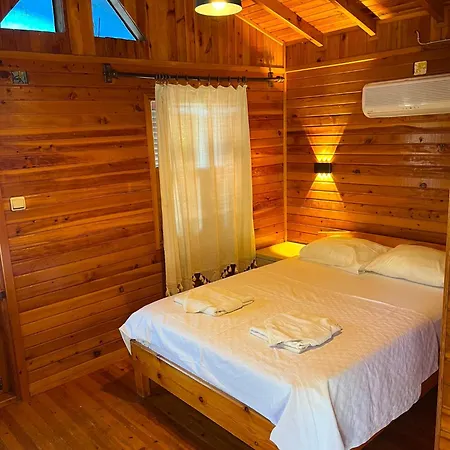 Arzum Bungalovs Otel *