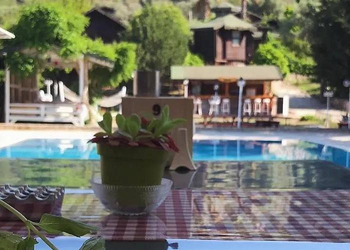 Arzum Bungalovs Hotel *